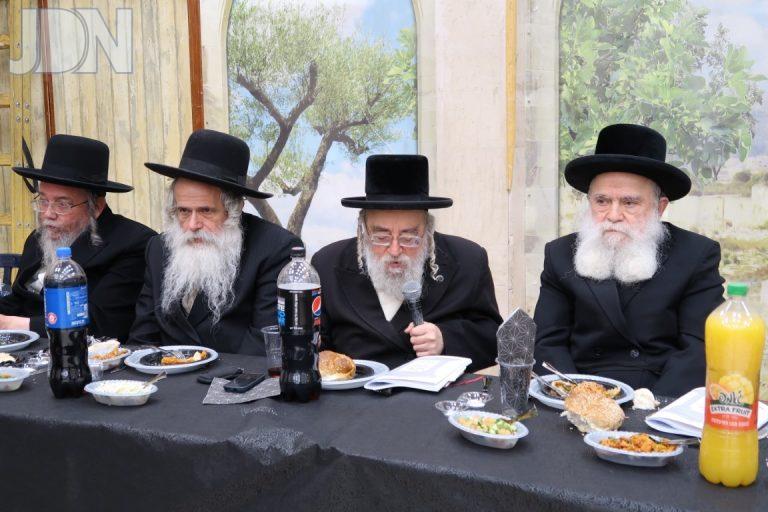 חלק משולחן הכבוד בסעודת ההילולא