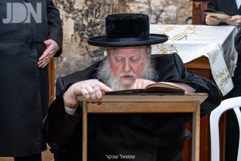 האדמו''ר מסאסוב במערת אליהו פ''ג צילום שמואל שנקר - חנני גנוט (6)