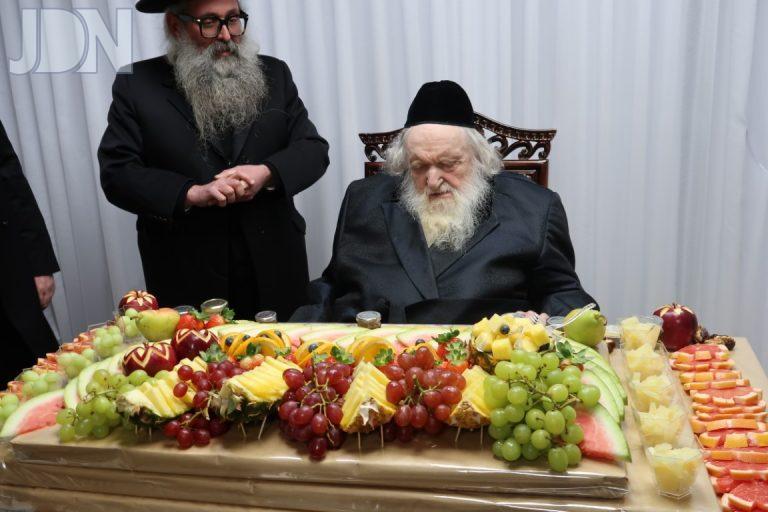 הגר''מ שטרנבוך טו בשבט פג (3)