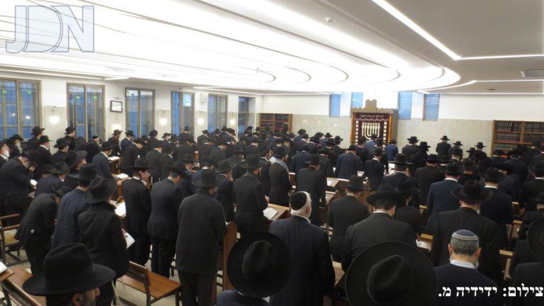 מאות הקהל במעמד (2)