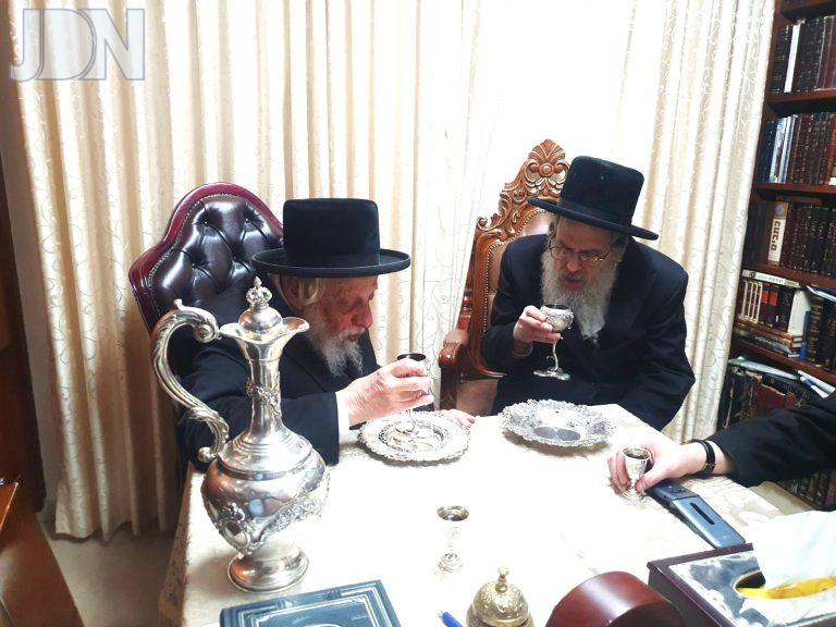 קאפיטשיניץ האדמורי''ם (3)
