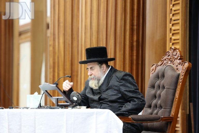 למרות ההתנגדות רבת השנים: האדמו"ר ימריא לראשונה לנופש בחו"ל
