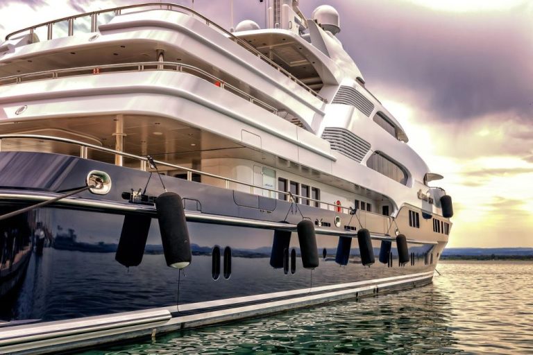 boat-3480914_1280-1024x682