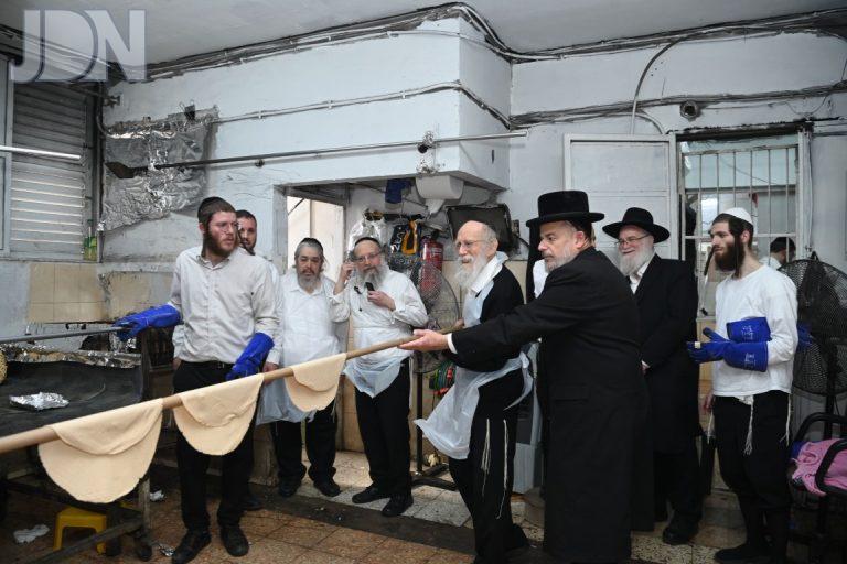 גדולים במאפיית טיב המצות (76)