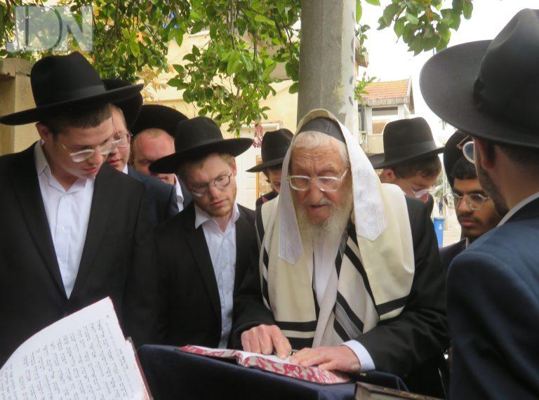 הגר''א לוי ברכת האילנות (111)