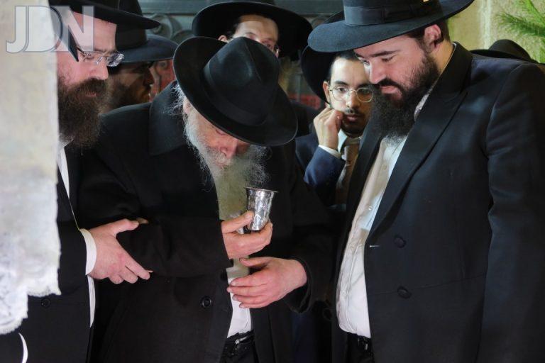 הגר''א נבנצאל נישואי נכדה (1)