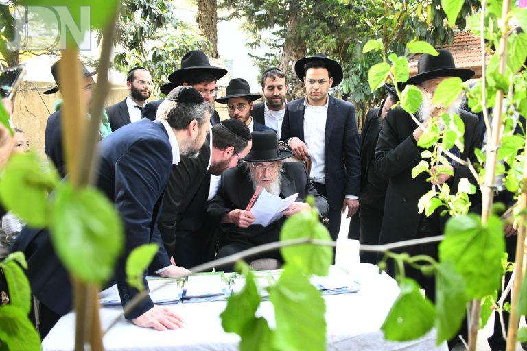 הגרב''מ אזרחי ברכת האילנות (1)