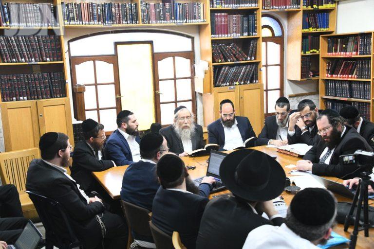 הגרש''צ רוזנבלט אצל הרב יעקב הלל (7)