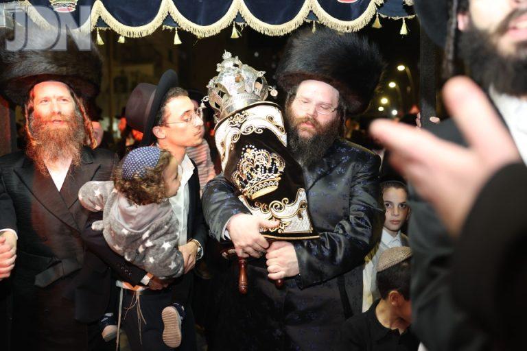 טשאקאווע בית שמש הכנסת ספר תורה (18)