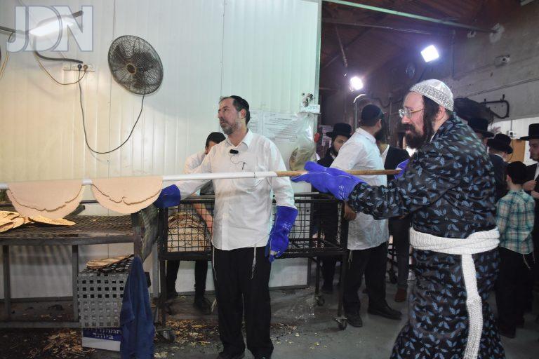 מעז'יבוז אפיית מצות פג (11)
