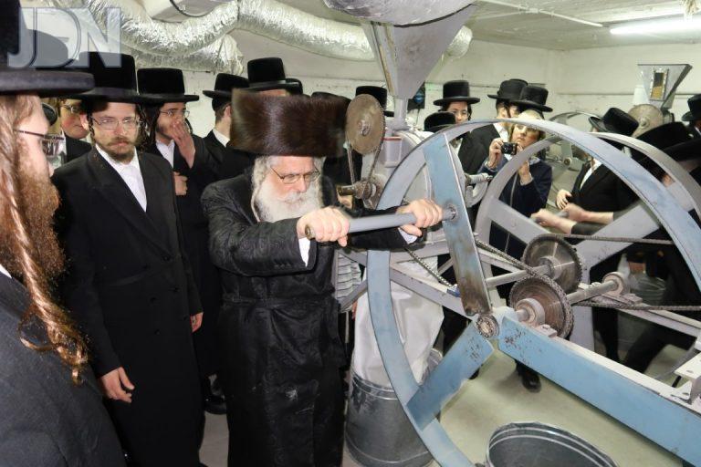 נדבורנה ירושלים טחינת חיטים (5)