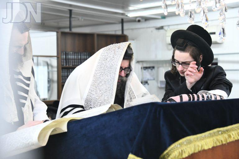 סקולען ירושלים קריאת המגילה (2)