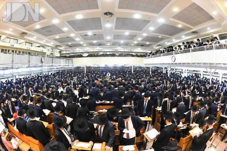 פוניבז' קריאת המגילה (5)