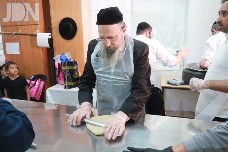 הגר''ש בוסו אפיית מצות מצוה (2)