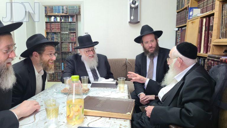 הרב אברהם פרוכטהנדלר אצל הגרע אויערבאך (6)