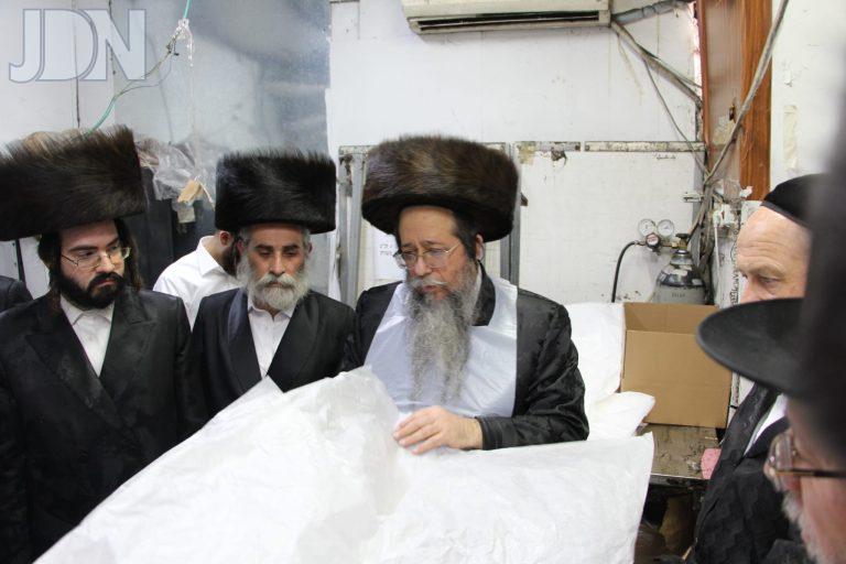 שבט הלוי אפיית מצות מצוה (2)