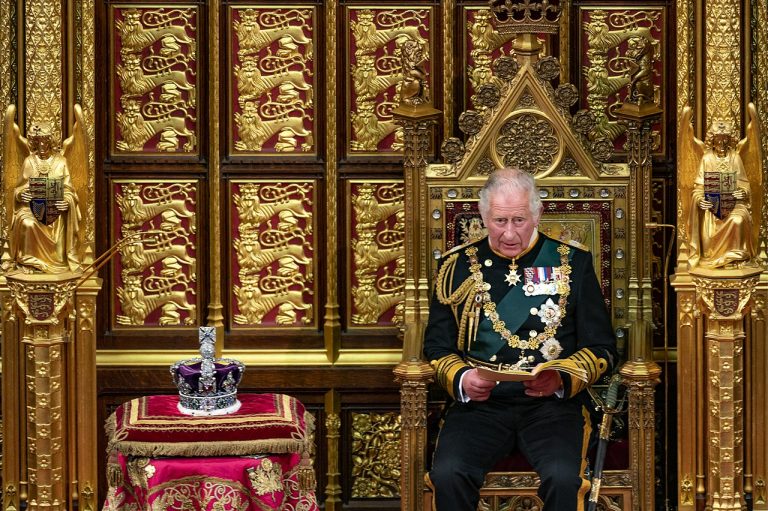 Queens_Speech_-_52063897843-768x511-1