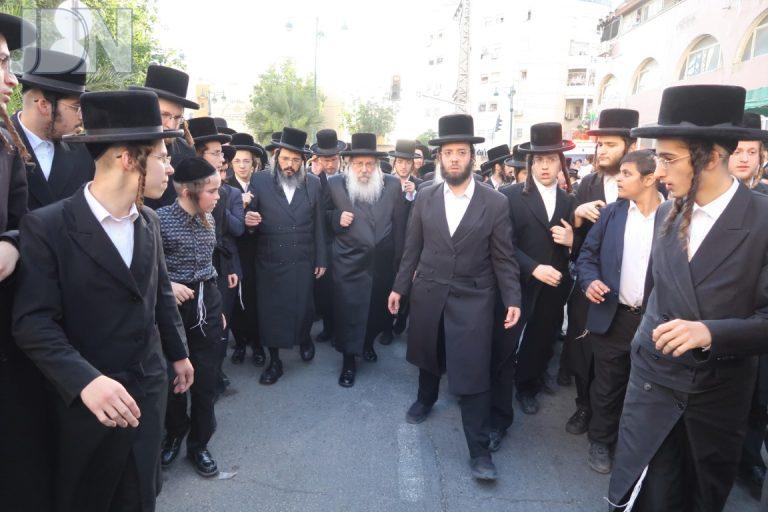 אדמורים הלויית הגרי''ג אדלשטיין איציק ו (16)