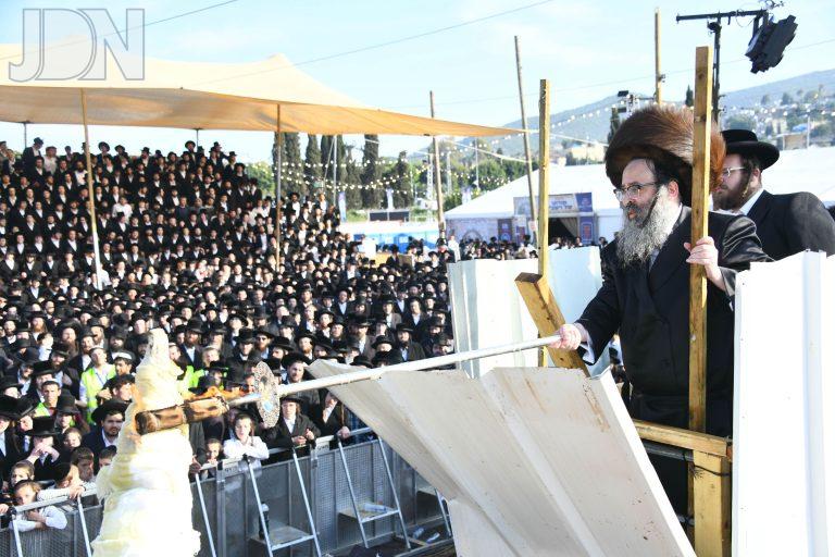 הגרח'''צ מייזליש הדלקה ל''ג בעומר במירון (16)