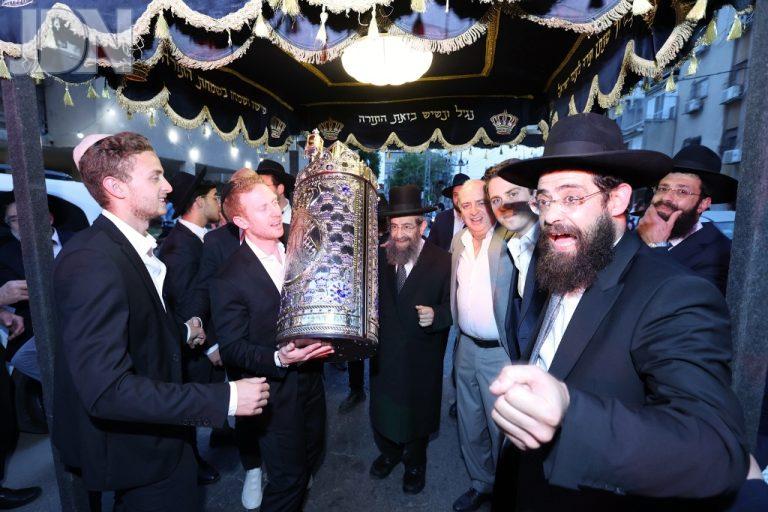הגר''מ בן שמעון הכנסת ספר תורה (38)