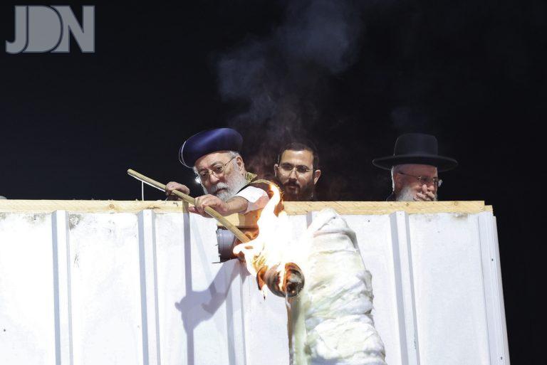 הגרש''מ עמאר הדלקה במירון (28)