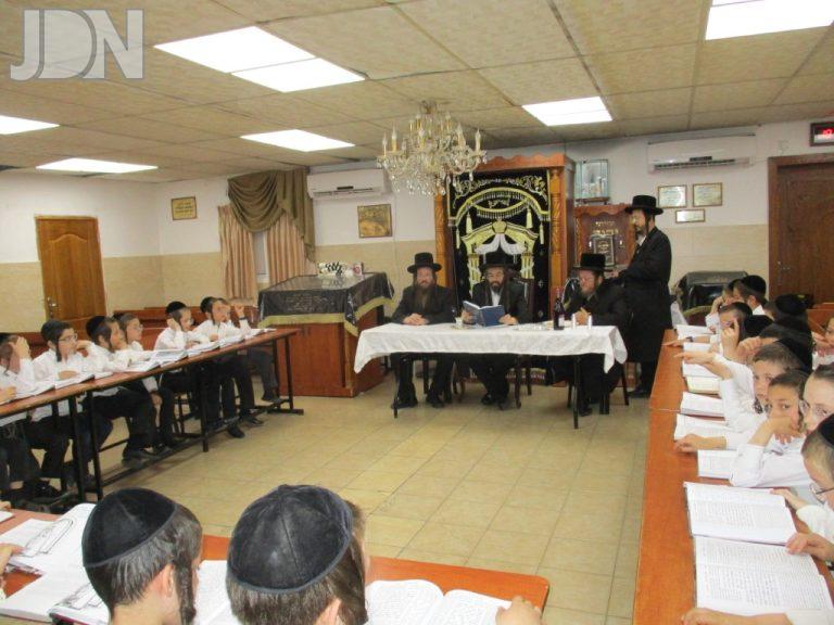 ויז'ניץ ביתר אצל האדמו''ר מזוויעהל (2)
