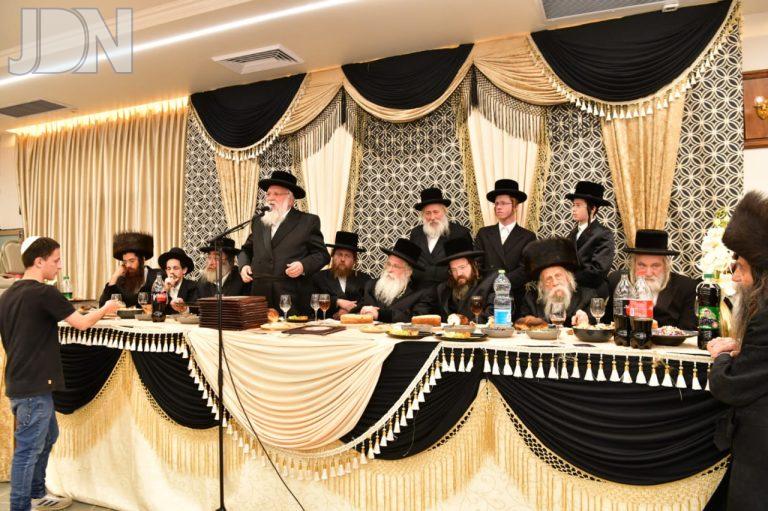 חלוקת תעודות בכולל נדבורנה ירושלים בעיר ביתר (2)