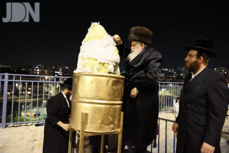 קוסוב ויז'ניץ הדלקה ל''ג בעומר תשפ''ג (1)