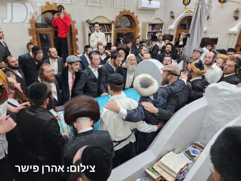 שירי נשמה וכיסופין בציון הבעש''ט מוצאי החג והשבת (1)