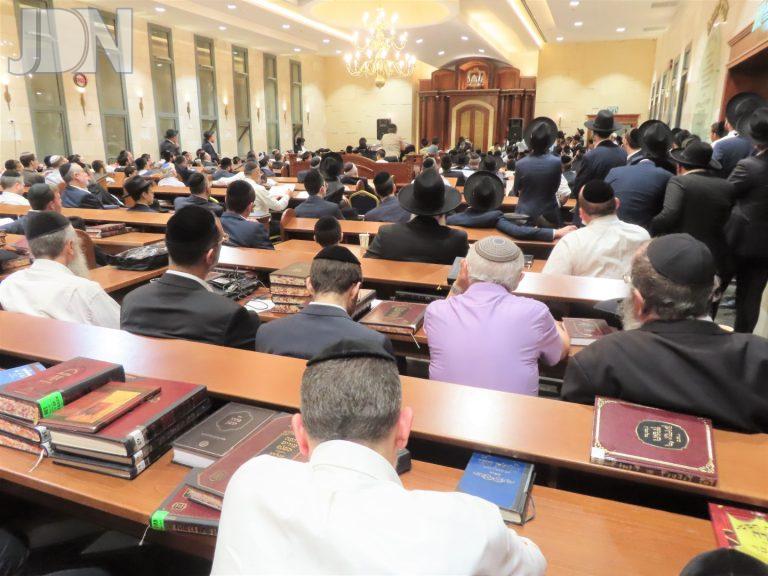 הגרב''מ אזרחי הספד על הגרי''ג אדלשטיין בפ''ת (6)