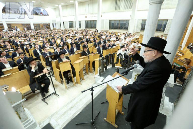 הגרמ''ה הירש הספד בישיבת חברון (5)