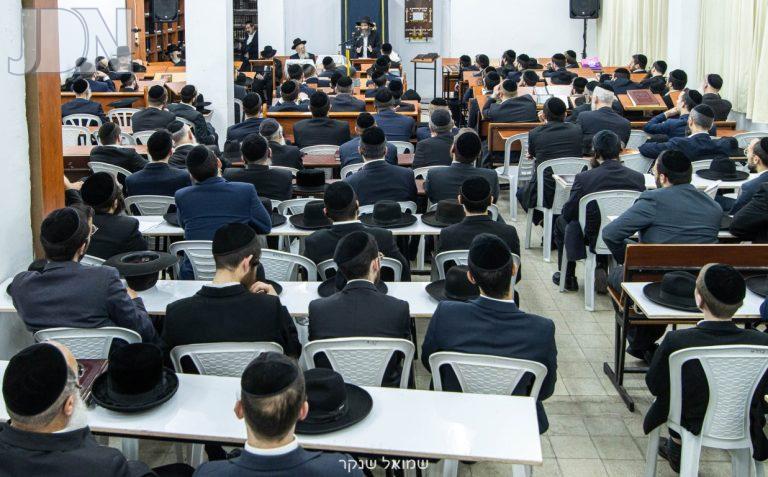 הספדים ר' גרשון אדלשטיין זצ''ל בביהכ''ס החדש צילום שמואל שנקר (28)