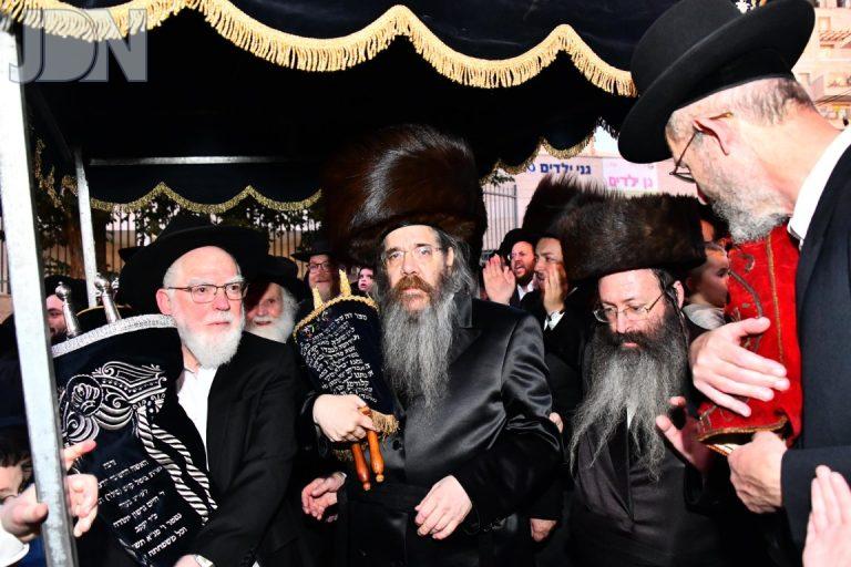 טריסק הכנסת ס''ת (30)