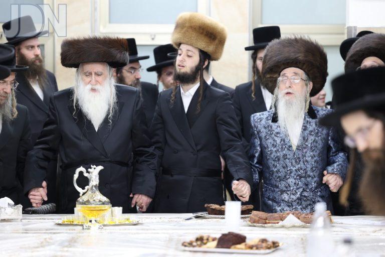 מעליץ מכנובקא בעלזא אירוסין (21)