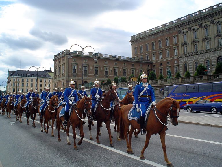 Royal_guards_sweden