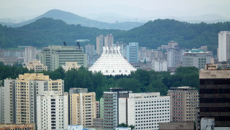 Вид_на_Ледовый_дворец_-_panoramio
