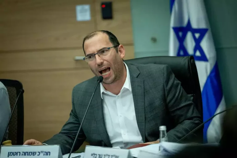 רוטמן-בדיון-בוועדת-החוקה-הבוקר-צילום-יונתן-זינדל-פלאש-90 (1)