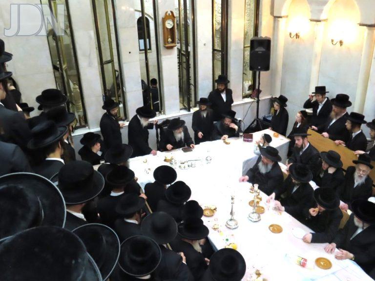 האדמו''ר משומרי אמונים בשולחן הטהור ה' אלול לרגל הילולת אביו הרה''ק ה'חוקי חיים' משומרי אמונים זי''ע