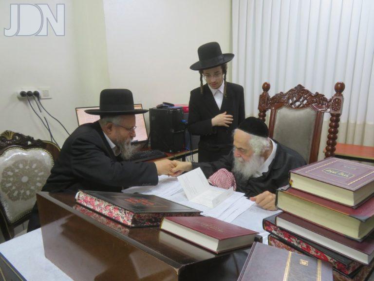 הגרש''ז וייס אצל הרב מרדכי ברים (5)