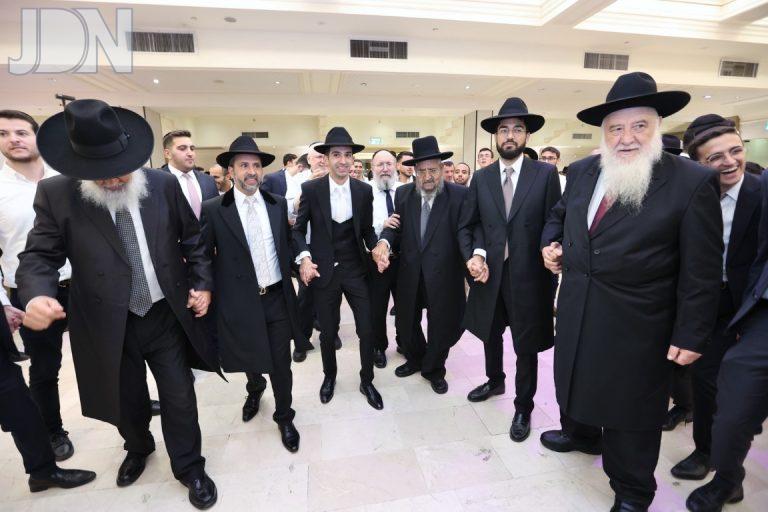 הרב מיכאל ועקנין חתונה נכד (17)