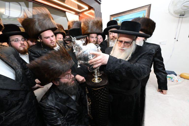 צאנז הכנס''ת ע''י משפחת שפירא (14)