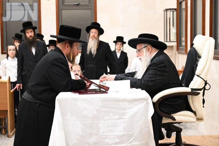 צאנז קבלת קהל ביתר פג (8)