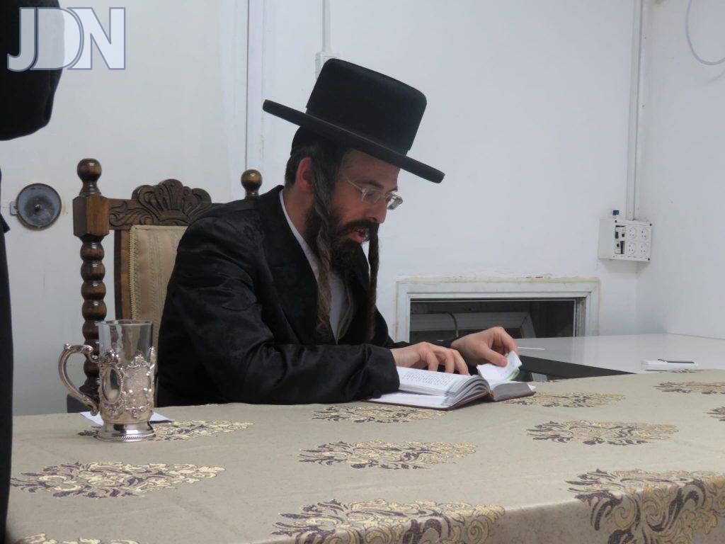 "אשרי העם שאלו מנהיגיו": לאחר הוויתור – הברכה המרגשת של משפחת האלמנה לאדמו"ר