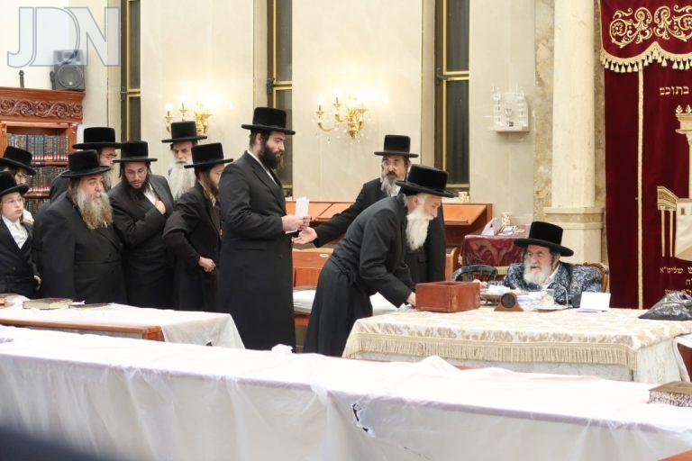 ויז'ניץ קבלת קהל ירושלים (3)