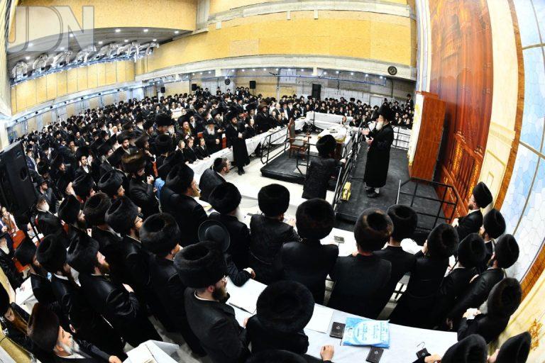 מודז'יץ סליחות ביהמ''ד החדש (15)