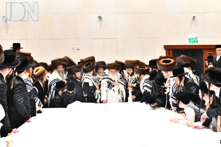 מכנובקא בעלזא מוצאי יום כיפור פד (25)