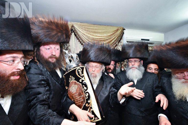 פינסק קרלין ביתר הכנסת ס''ת רכטשפר (16)