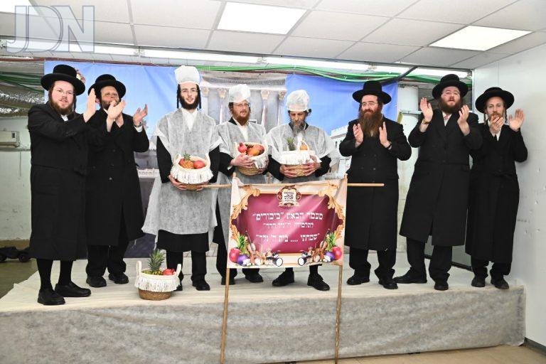 שומרי אמונים הבאת ביכורים (20)