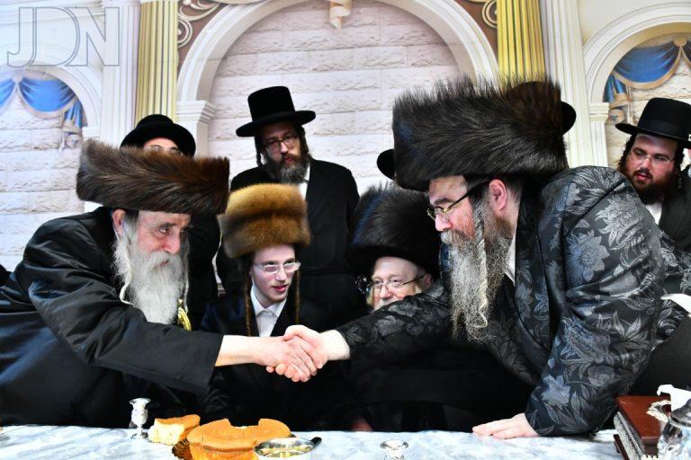 שמחת האירוסין מכנובקא בעלזא - ראחמסטריווקא - זידיטשויב ווערצקי - קרעטשניף (14)