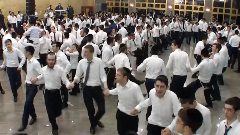 הערב: אלפים רבים צפויים להשתתף בשמחת בית השואבה המרכזית בקריית הישיבה